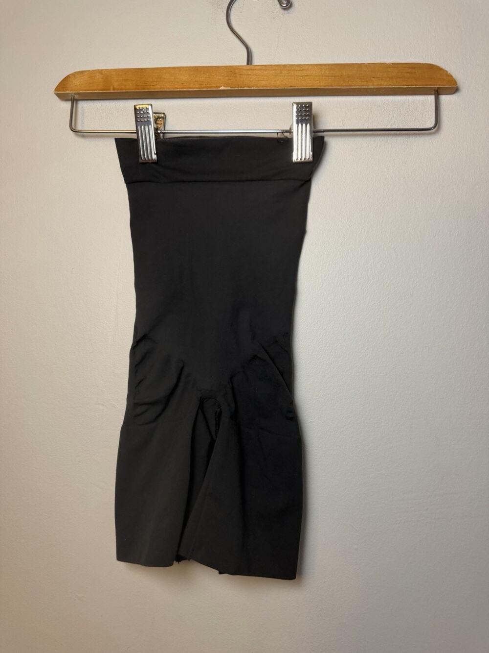 Skims everyday sculpt short NWT onyx black XS NEW